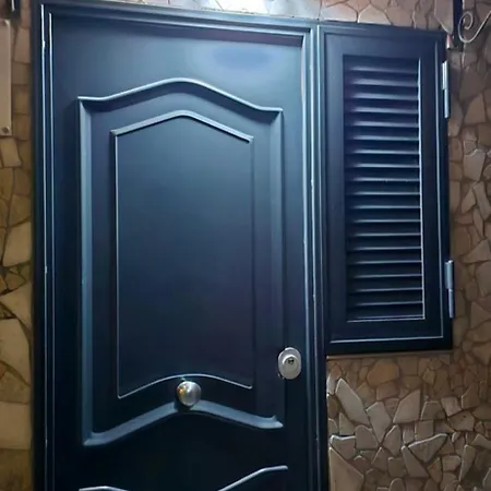 Casa San Giovanni Maggiore * Naples